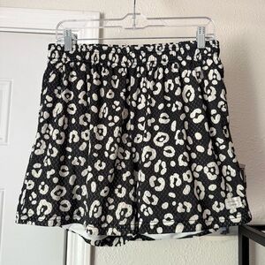 DUVIN‎ black and white leopard cheetah animal elastic waist mesh shorts